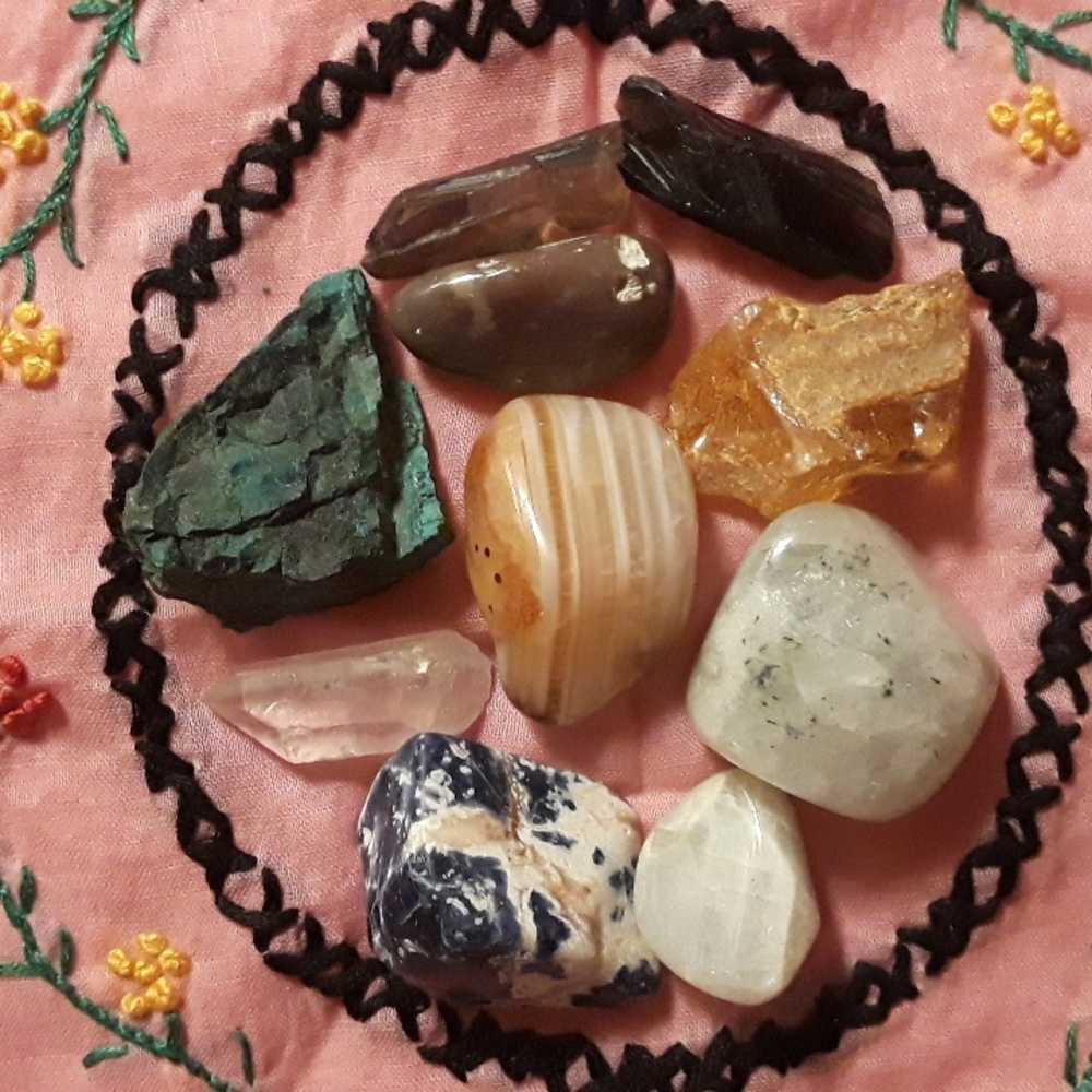 Assorted Natural Gemstones raw & timbled combo smalls